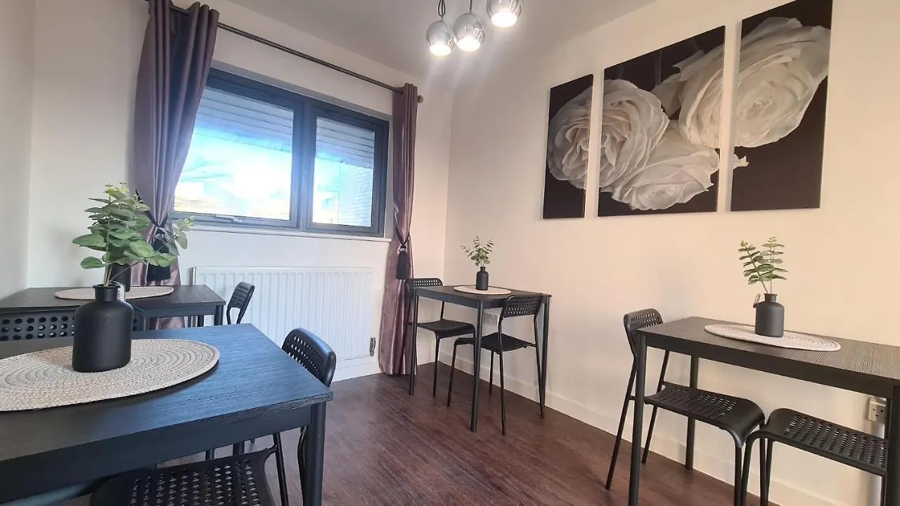 Lovely Private Room In Barking Thamesmead  ホームステイ Thamesmead (Greater London)